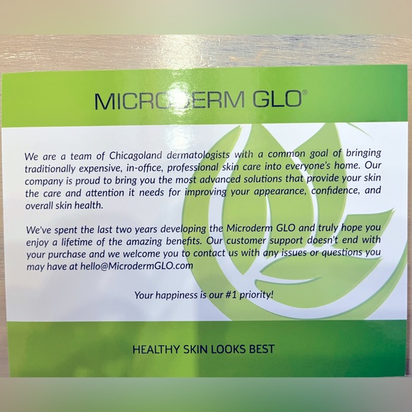 Microderm GLO MINI Blackhead Remover Pore Vacuum & Facial Tool - Picture 5 of 7